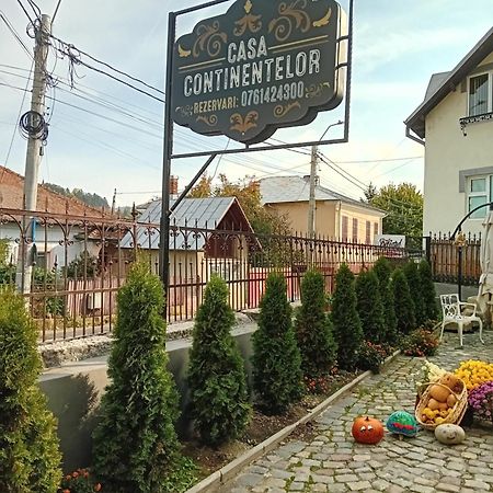 Casa Continentelor Hotell Cîmpulung Exteriör bild