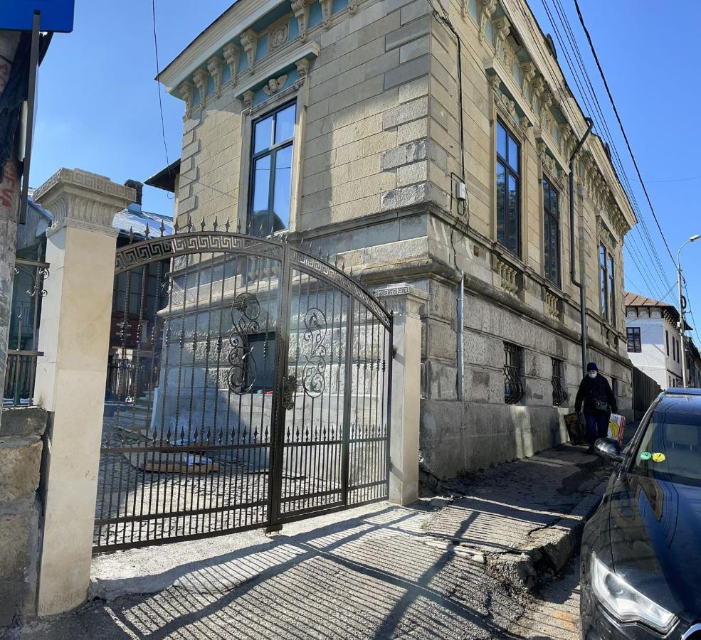 Casa Continentelor Hotell Cîmpulung Exteriör bild