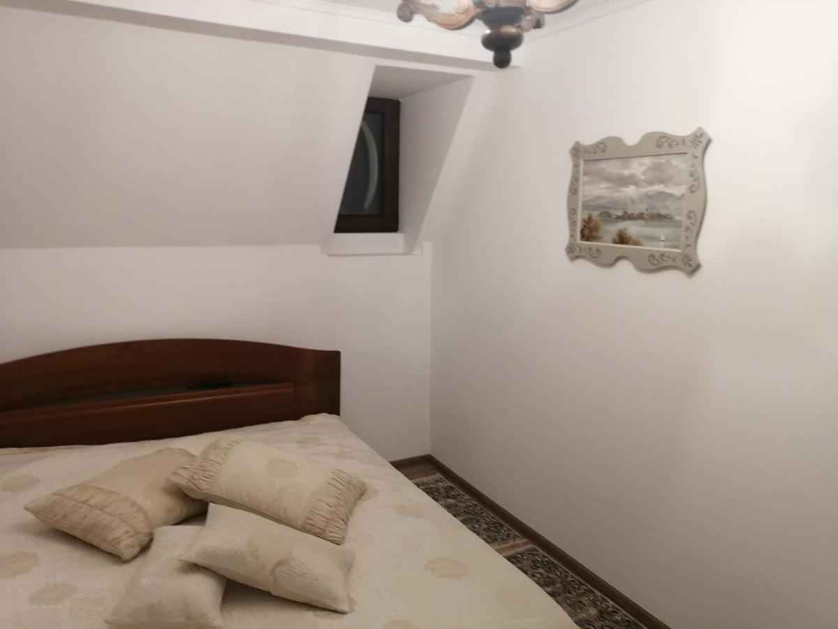 Casa Continentelor Hotell Cîmpulung Exteriör bild