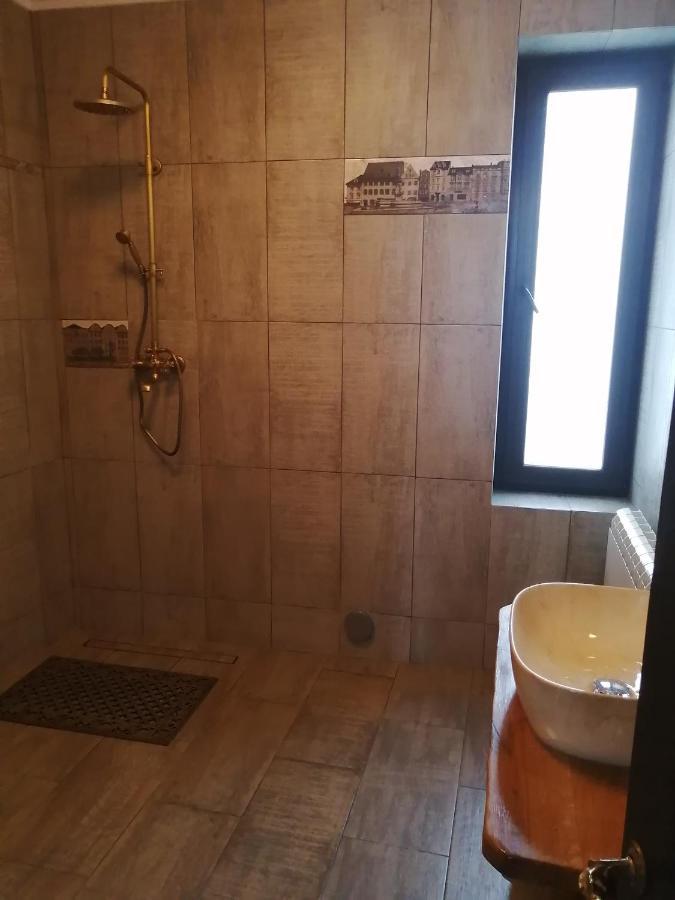 Casa Continentelor Hotell Cîmpulung Exteriör bild