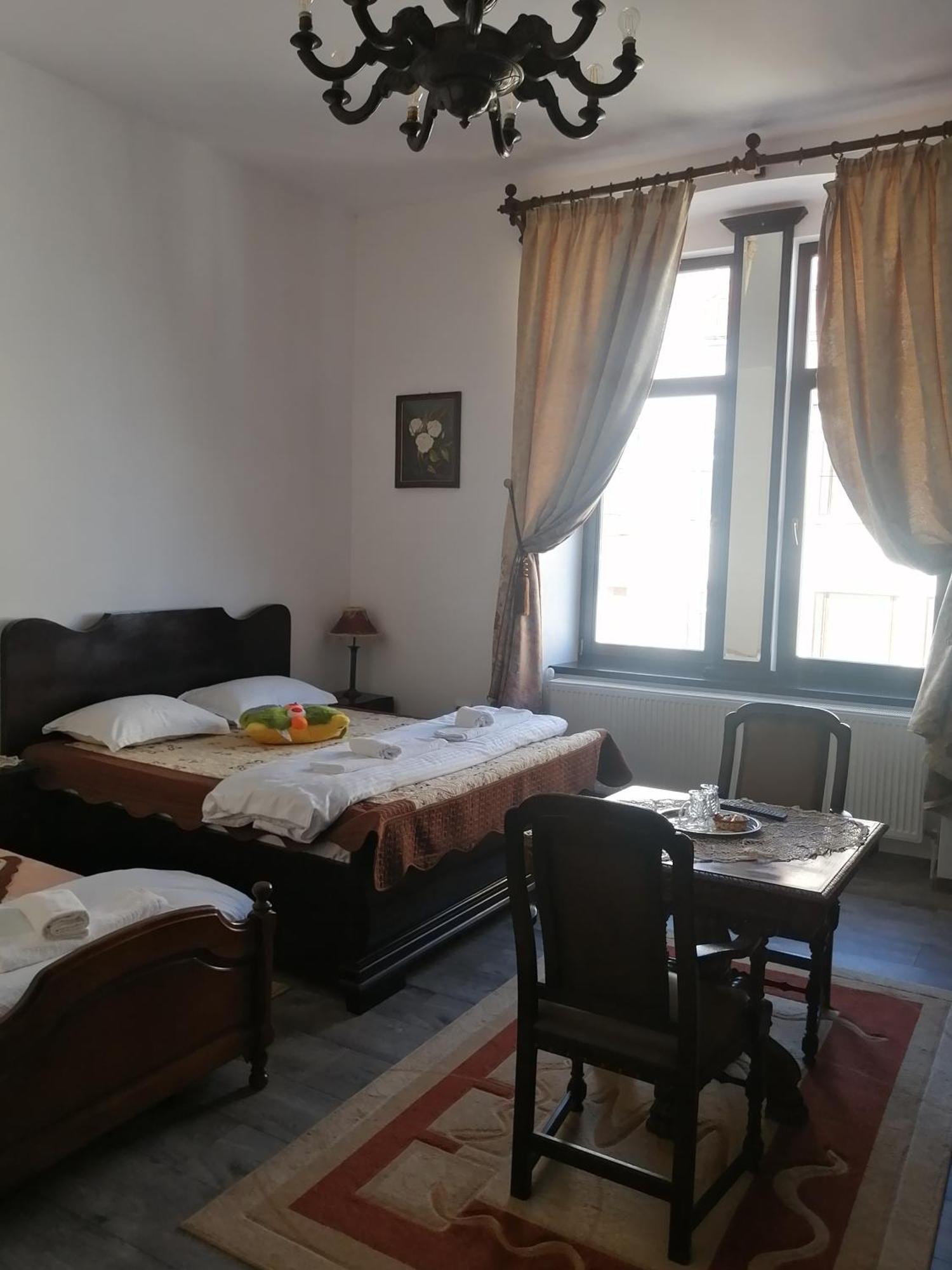 Casa Continentelor Hotell Cîmpulung Exteriör bild