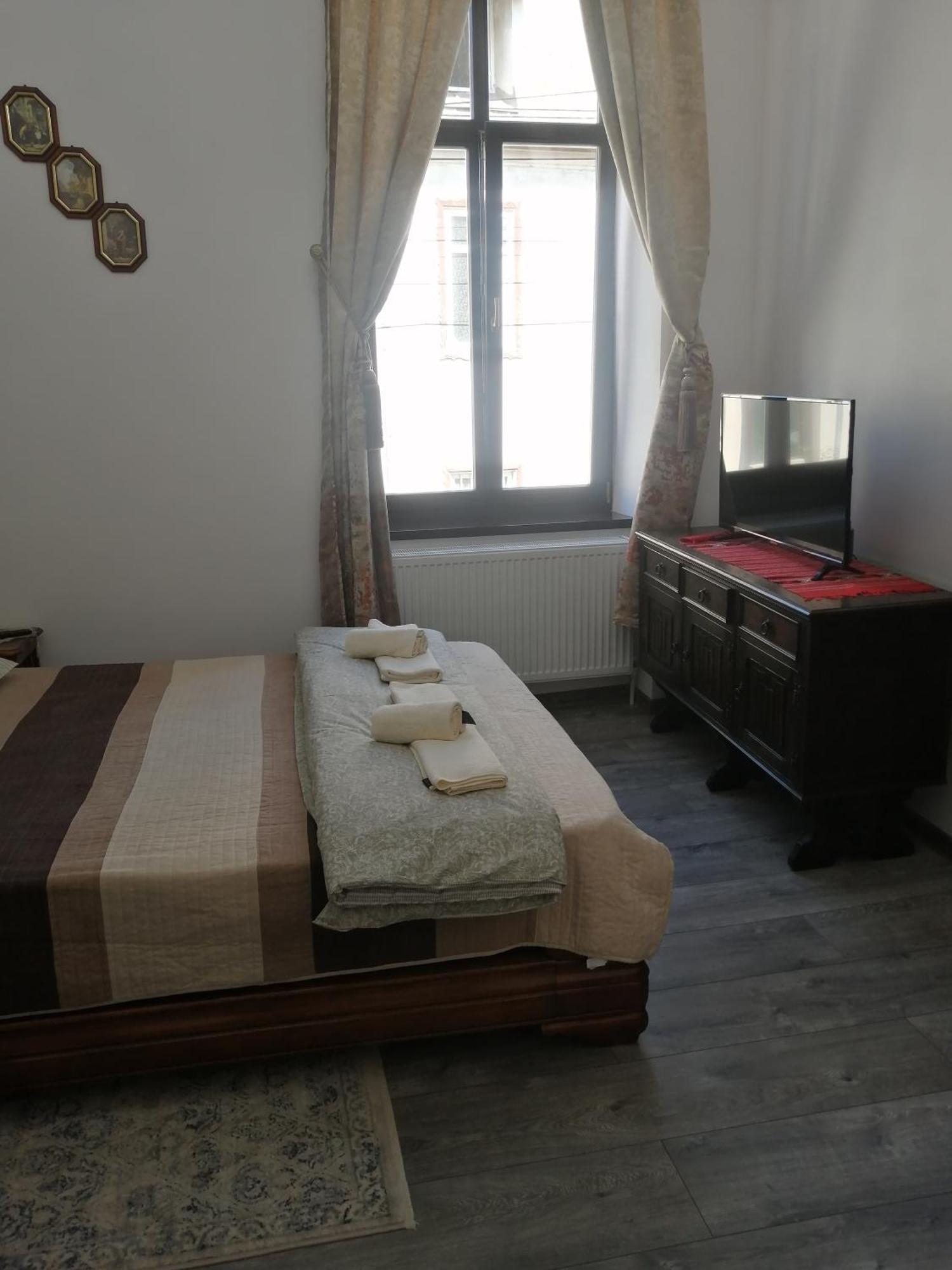 Casa Continentelor Hotell Cîmpulung Exteriör bild