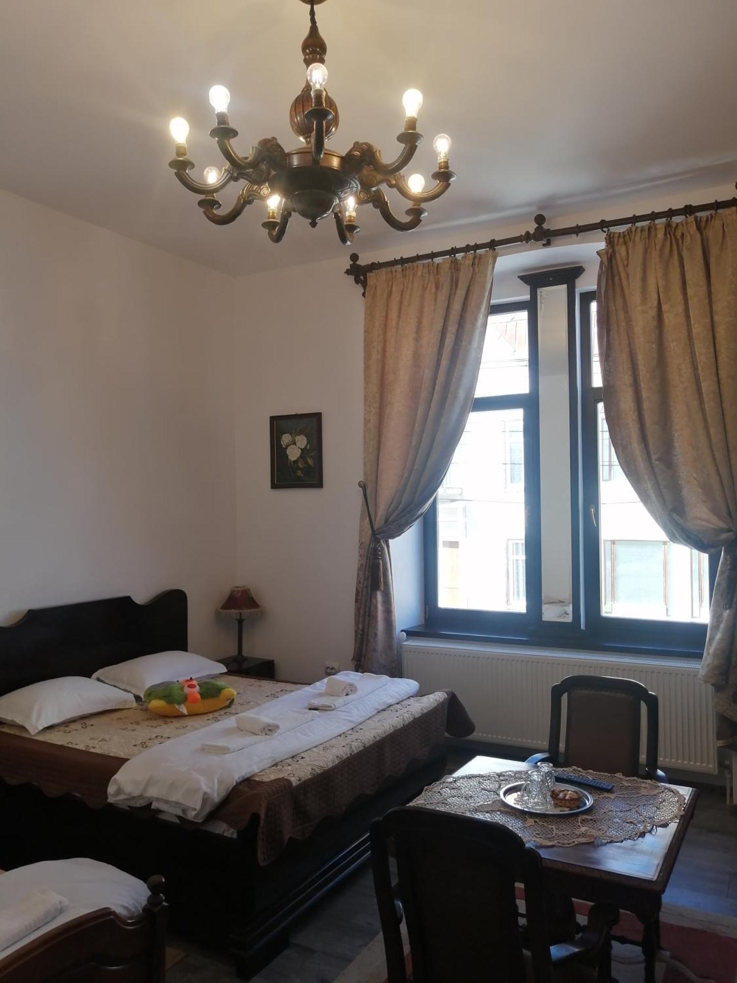 Casa Continentelor Hotell Cîmpulung Exteriör bild