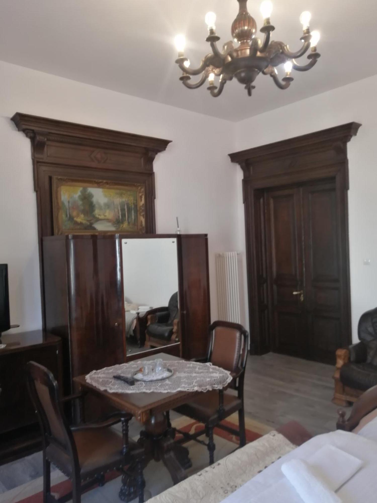 Casa Continentelor Hotell Cîmpulung Exteriör bild