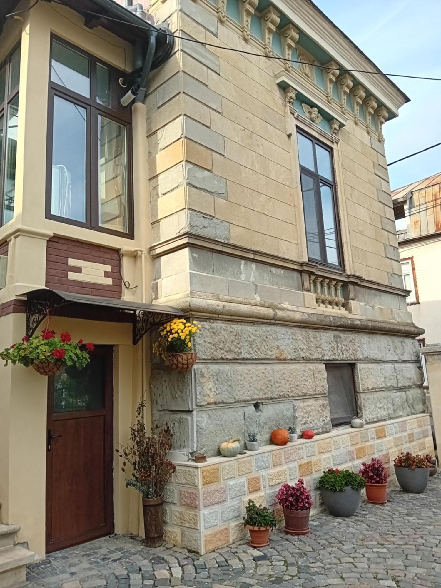 Casa Continentelor Hotell Cîmpulung Exteriör bild